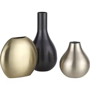 Vases à fleurs élégants en métal pour une présentation florale décorative dans les espaces intérieurs modernes - Product Image 4