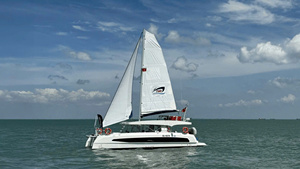 Yacht à voile de luxe 45 pieds, moteur in-bord, sportif, construction sur mesure avec visite d'usine et dépôt - 1402,1 L x 688,8 L x 0 H cm, matériau composite - Product Image 2