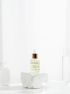 kbeauty Extra Virgin Camellia <b>Face</b> <b>Oil</b> 30ml Lightweight & Non-Greasy <b>Moisturizing</b> & Soothing <b>Face</b> <b>Oil</b> 9 Natural Plant <b>Oils</b> - Product Image 3