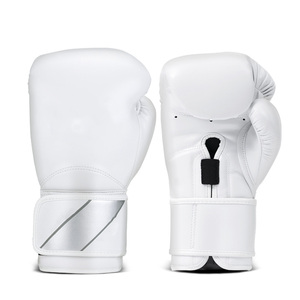 Gants de sparring MMA personnalisés avec logo imprimé pour enfants et adultes, équipement d'entraînement de boxe et de kickboxing, design durable et personnalisé - Product Image 3