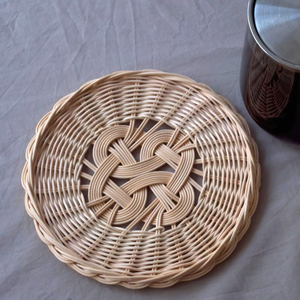 Salvamanteles Ecológico de Ratán, Apto para Encimeras de Cocina, Mesas de Comedor, Bufés, Fiestas y Decoración del Hogar, de la India - Product Image 1