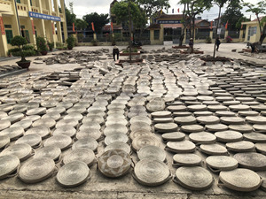 Vente en gros de grands plateaux en jacinthe d'eau faits à la main, panier naturel tissé à la main avec poignées, organisateur de rangement écologique en provenance du Vietnam - Product Image 6