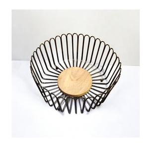 ตะกร้าผลไม้ลวดโลหะพร้อมฐานไม้ ตกแต่งเคาน์เตอร์ครัว ชามใส่ผลไม้ทันสมัย สำหรับเก็บผลไม้และผัก - Product Image 6