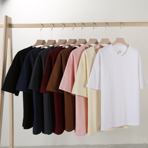 T-shirts unisexes à épaules tombantes en coton 100% 220g, personnalisables avec logo OEM, impression de design personnalisé, motif lettres - Product Image 1
