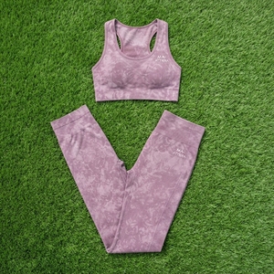 Conjunto Deportivo para Mujer Color Malva con Efecto Desgastado, Bra Deportivo y Leggings de Cintura Alta para Yoga, Gimnasio, Fitness y Ejercicio - Product Image 5