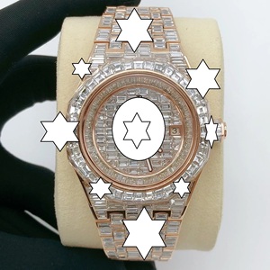 Montre bracelet de luxe en acier inoxydable avec pierres baguette glacées, mouvement mécanique, cadran 41 mm, pièce de mode affirmée - Product Image 1