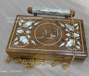 Sac à main d'embrayage en bois fabriqué à la main avec des détails en résine exquis pour les soirées - Product Image 1