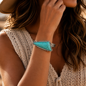 Brazalete Turquesa Estilo Western, Plata Antigua, Estilo Navajo, Joyería Boho Hecha a Mano para Mujer, Azul Cavallo - Product Image 1