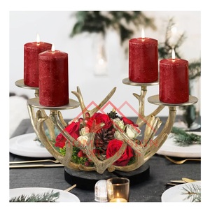 Porte-bougie et support à bougie en métal fait main, finition dorée - Product Image 1