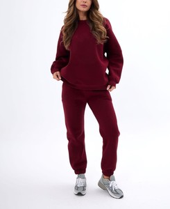 Ensemble survêtement femme personnalisé avec logo, coupe ample et respirante, style streetwear, sweat-shirt et pantalon de survêtement pour femme, vente en gros - Product Image 1