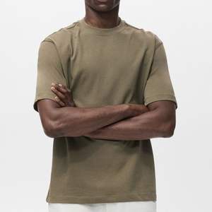 T-shirts décontractés surdimensionnés à col rond et manches courtes pour hommes en polyester/coton de qualité supérieure, vente en gros personnalisée, fabricant OEM ODM - Product Image 2