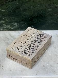 Boîte à bijoux rectangulaire en pierre savonneuse naturelle sculptée, style art indien, avec extérieur en marbre, pour la décoration intérieure et les cadeaux - Product Image 6