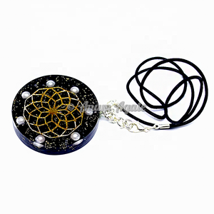 Vente en gros Orgonite pendentif collier Agate pierre précieuse sculptée dans le style Feng Shui pour la protection EMF et l'utilisation de souvenirs - Product Image 3