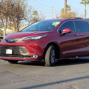 Toyota Sienna XLE 2018 Usada Clásica, 7 Pasajeros, Tracción Delantera - Product Image 1