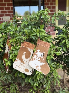 Chaussette de Noël en cuir de vachette pour la famille, décorée à la main, à suspendre au sapin ou au foyer, et sac cadeau pour la décoration de fête - Product Image 4
