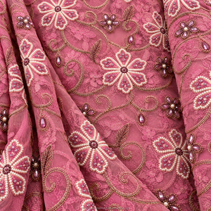 Tissu en dentelle brodé de perles, motif floral, design authentique et nouveau, pour robe décontractée, beauté intemporelle, luxe de la tradition nigériane - Product Image 4