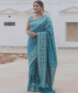 Sari de seda turquesa con borde de zari plateado, traje tradicional indio para bodas, para mujer, estilo Banarasi, largo hasta el suelo. - Product Image 1