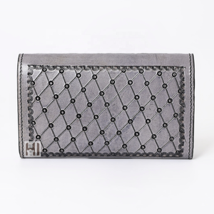 Cartera Bifold de Cuero Repujado Vintage para Mujer con Protección RFID - Product Image 2