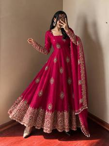 Traje Anarkali Rojo Bordado para Mujer, Vestido de Boda Tradicional Indio Pakistaní, Largo hasta el Suelo, Corte Holgado, Seda Elástica - Product Image 3