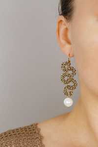 Boucles d'oreilles pendantes longues en forme de serpent perlé avec perles ondulées, style statement, pour mariée, en argent sterling 925 plaqué or 14 carats - Product Image 2