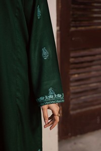 Kurta décontractée pour femme en coton brodé vert, coupe ample traditionnelle, style ethnique indien pakistanais, idéale pour les fêtes et mariages, toutes saisons, livraison rapide - Product Image 4