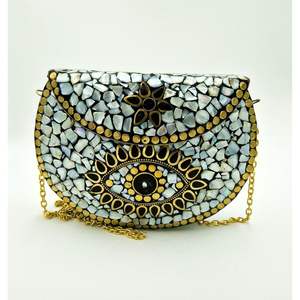 Pochette de soirée en métal antique pour femmes, élégante et tendance, idéale pour les mariages - Product Image 4