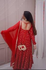 Exclusivo Traje Tradicional Indio-Pakistaní para Mujer, Estilo Anarkali, Vestido de Fiesta para Mujeres Indias a un Precio Increíble, Completamente Cosido - Product Image 3