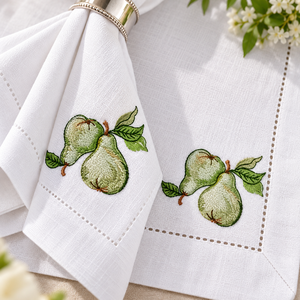 Juego de Manteles Individuales y Servilletas de Algodón Blanco con Bordado de Pera Verde, Camino de Mesa con Dobladillo Fino para Decoración de Comedor y Regalos - Product Image 3