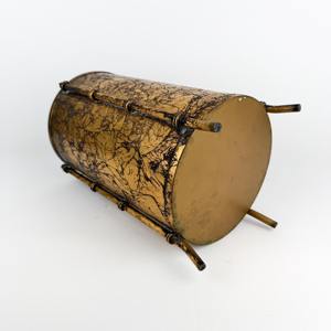 Cubo de basura de metal con acabado dorado de diseño único, adecuado para hoteles, restaurantes, hogares y eventos especiales, estilo indio. - Product Image 6