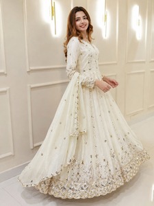 Ensemble haut Fendy brodé rouge de créateur indien avec pantalon palazzo et dupatta pour femme, tenue traditionnelle indienne pour mariage - Product Image 3