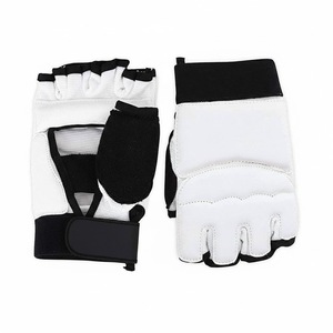 Gants de grappling MMA professionnels en cuir blanc, demi-doigts, pour l'entraînement de Muay Thai et les sports de combat - Product Image 3