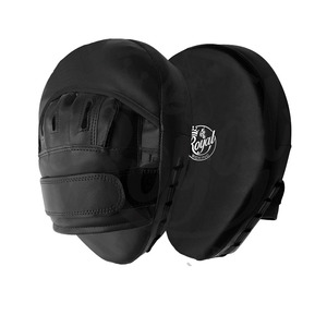 Cible de frappe en cuir véritable durable fabriquée au Pakistan pour la boxe, le MMA, le Taekwondo et l'entraînement de Muay Thai – Vente en gros - Product Image 1