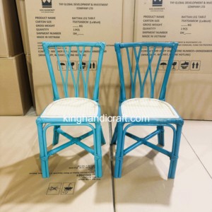 Chaises en rotin faites à la main pour enfants, idéales pour la location événementielle, les fêtes d'anniversaire, les mariages, la décoration de crèches bohèmes et les cabines photo. - Product Image 2