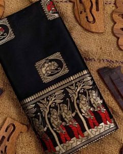 Sari en soie de créateur fabriqué en Inde avec pallu contrastant, idéal pour les festivals traditionnels, les mariages et les soirées, disponible à la vente - Product Image 2