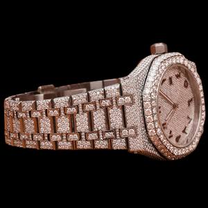 Reloj de Lujo Personalizado de Alta Calidad con Esfera Redonda y Números Arábigos, Movimiento de Cuarzo Moissanite, Mecánico, Totalmente Adornado con Piedras, Joyería de Marca - Product Image 4