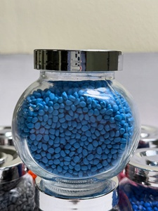 Masterbatch PE bleu pour extrusion de tuyaux en plastique, jouets en plastique, emballage, moulage par injection, résistance aux intempéries, emballage de qualité alimentaire - Product Image 1