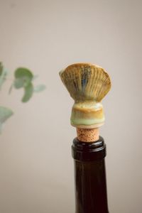 Bouchon de bouteille de vin en céramique personnalisé avec bouchon en liège, fait main, décoratif, réutilisable, pour bouteilles de vin, de champagne, de liqueur et pour le bar - Product Image 4