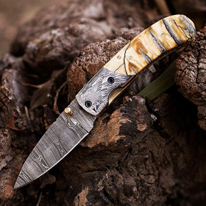 Couteau pliant en acier Damas avec texture de lame unique, couteau pliant Damas fait main avec finition polie à la main - Product Image 2