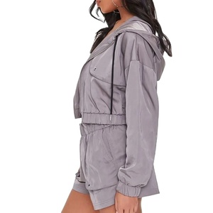 Ensemble de survêtement 2 pièces pour femme : veste à manches longues et short – Collection été 2026 – Tenue de sport tendance - Product Image 6