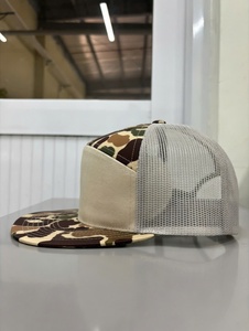 Casquette Trucker Injae Vina en Gros Personnalisée à 7 Panneaux avec Motif Camouflage Canard Vintage et Logo Brodé 3D Fait Main - Product Image 2