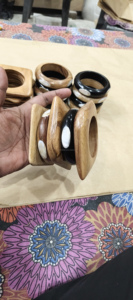 Bracelets en bois avec incrustations en laiton, écologiques, faits à la main, taille personnalisable, bracelets vierges en bois de cerisier, artisanat naturel - Product Image 6