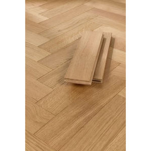 Parquet de madera de alta resistencia, ideal para soluciones de suelo elegantes en hogares y espacios comerciales. - Product Image 1