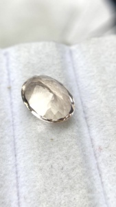 พลอยมอร์แกไนต์ทรงรีธรรมชาติแท้ คุณภาพสีและความเงางามยอดเยี่ยม เบอร์ริลธรรมชาติ 4.05 กะรัต สะอาดระดับ Loupe - Product Image 6