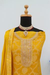 Colección de invierno con estilo Salwar Kameez Pakistani Viscose Jacquard Top Sequence Work Santoon Bottom Silk Dupatta para bodas - Product Image 4