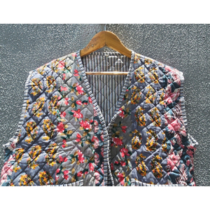 Veste en coton matelassée faite à la main pour femme, imprimé floral, sans manches, respirante, style bohème vintage, idéale pour l'été, cadeau pour elle - Product Image 4