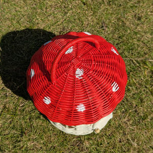 Bolsa de almacenamiento de juguetes de mimbre roja con forma de casa de hongos para niños, bolsos de mano tejidos a mano con dibujos animados, bolsas de almuerzo infantiles - Product Image 3