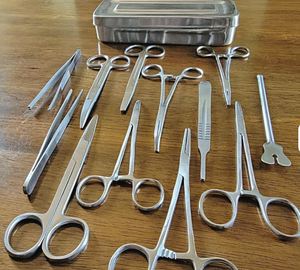 Surgical Instruments Forceps Set 13 Pieces Basic Surgical Forceps Scissors Needle Holder Kit Stainless Steel Manual Box - Product Image 4