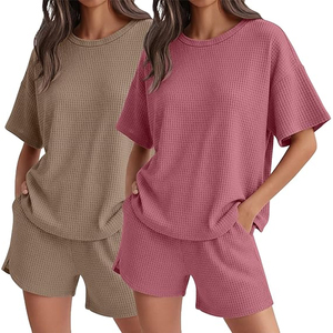 Conjunto de Camiseta y Pantalones Cortos de Punto Waffle Extra Grande para Mujer, Atuendo Casual y Relajado para Verano - Product Image 1