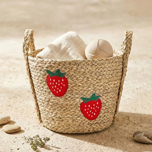 Panier de rangement en paille naturelle tressée motif fraise, fait main, haute qualité, organisateur de chambre d'enfant, vente en gros usine OEM ODM, le plus vendu - Product Image 2