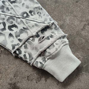 Sudadera con Capucha Personalizada para Hombre, Estilo Oversize, Lavado Ácido, Estampado Gráfico con Pedrería Termoadhesiva, Poliéster/Algodón, Secado Rápido, Alta Calidad, Otoño - Product Image 4